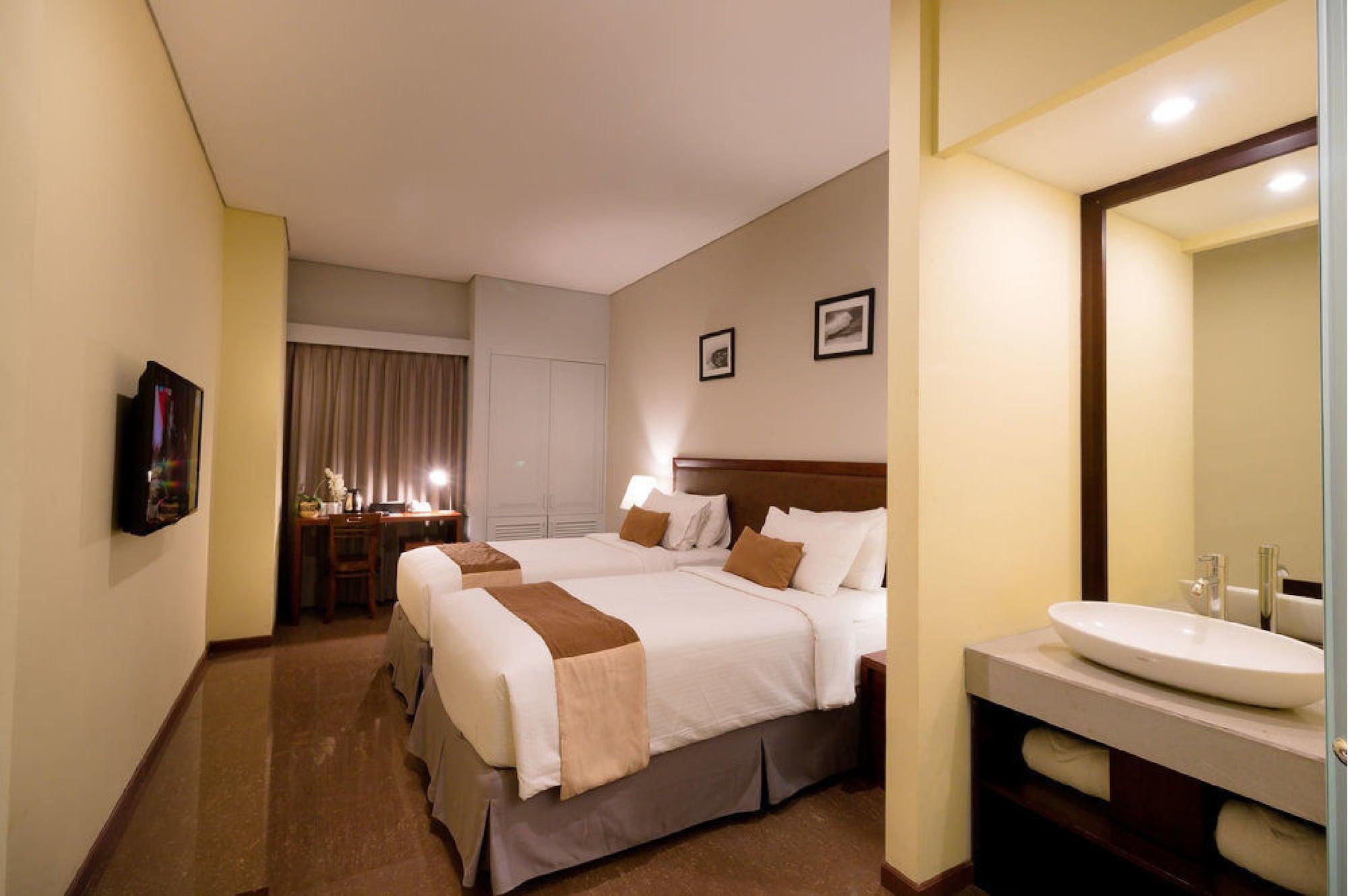 Kutabex Beachfront Hotel Kuta Lombok Eksteriør billede