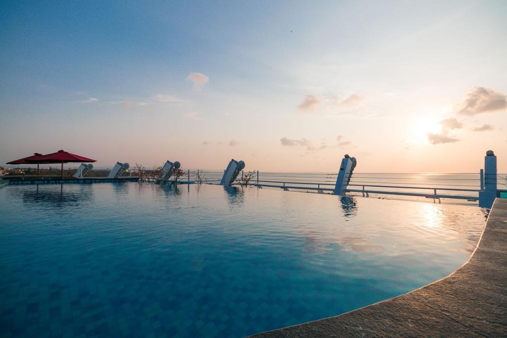 Kutabex Beachfront Hotel Kuta Lombok Eksteriør billede