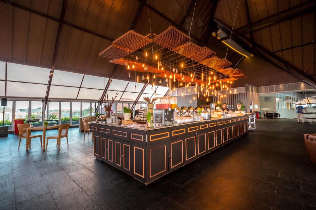 Kutabex Beachfront Hotel Kuta Lombok Eksteriør billede