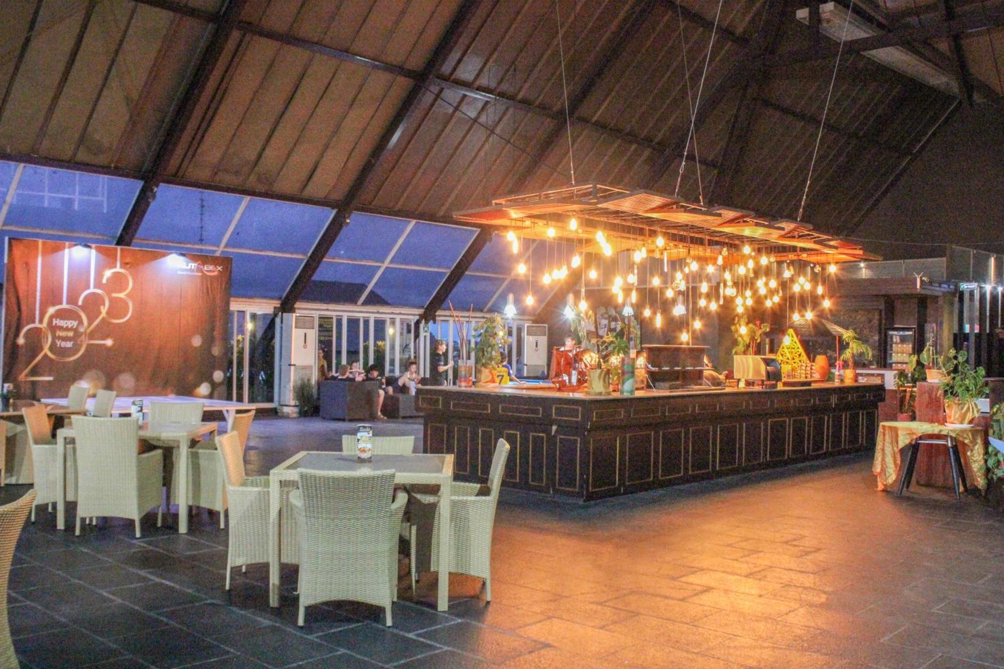 Kutabex Beachfront Hotel Kuta Lombok Eksteriør billede