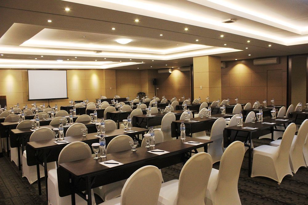 Kutabex Beachfront Hotel Kuta Lombok Eksteriør billede